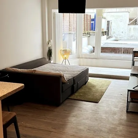 Modern Centrally Located Lejlighed
