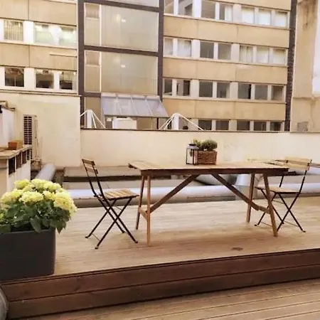Modern Centrally Located * Düsseldorf