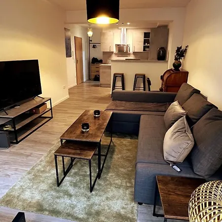 Lejlighed Modern Centrally Located